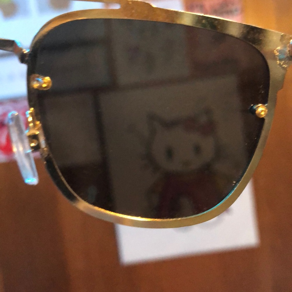 Sunglasses - Picture 4 of 4